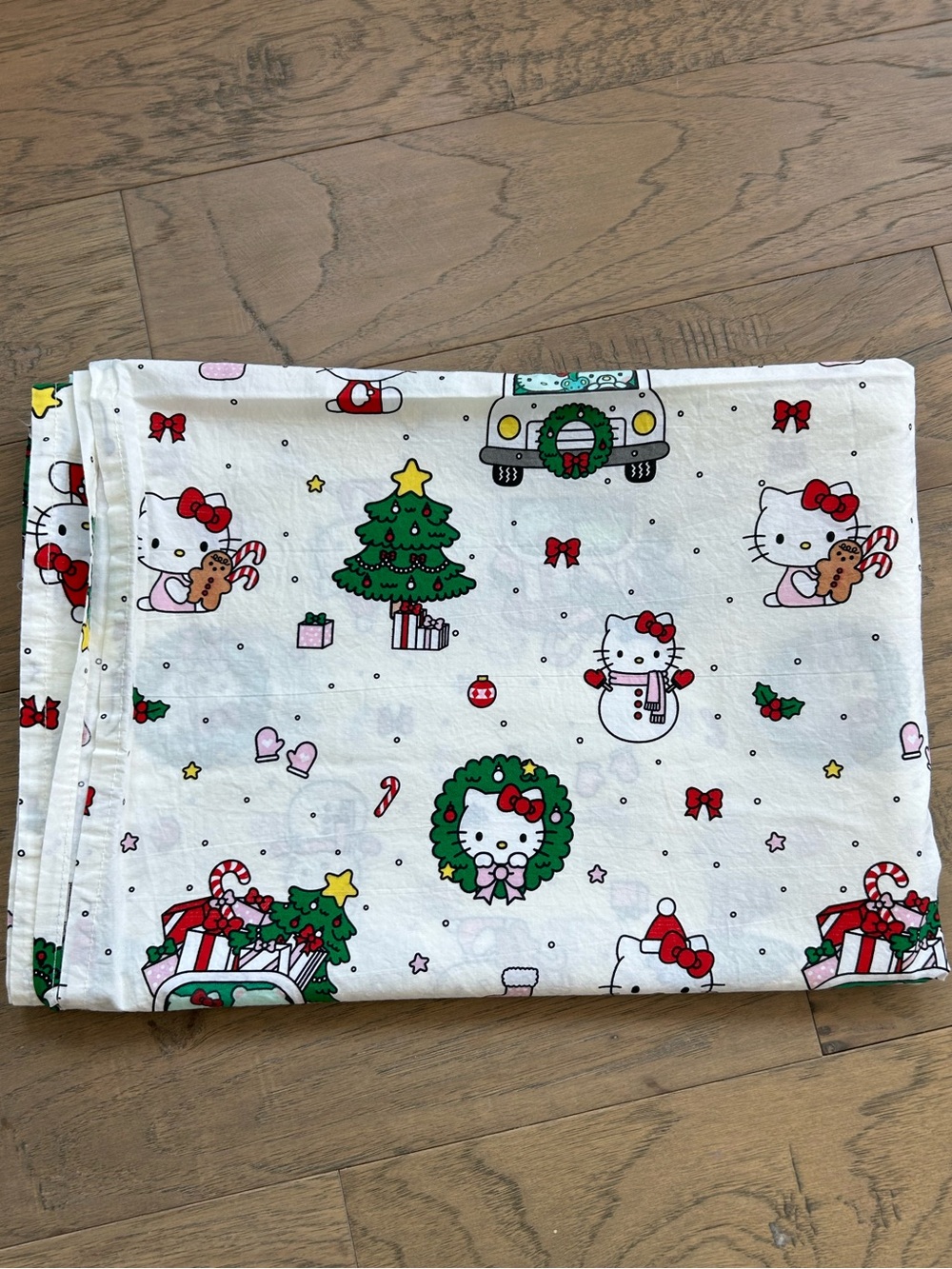 Pottery Barn Teen Hello Kitty Christmas 100% Organic Cotton Twin XL Flat Sheet
